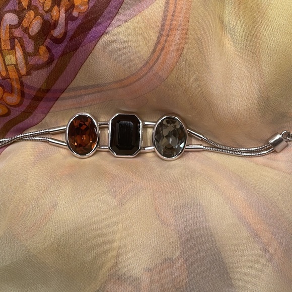 Swarovski lovely 3 piece bracelet with lobster clasp - Picture 5 of 5